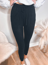 Load image into Gallery viewer, Caylee Soft Touch Relaxed Jogger | Black
